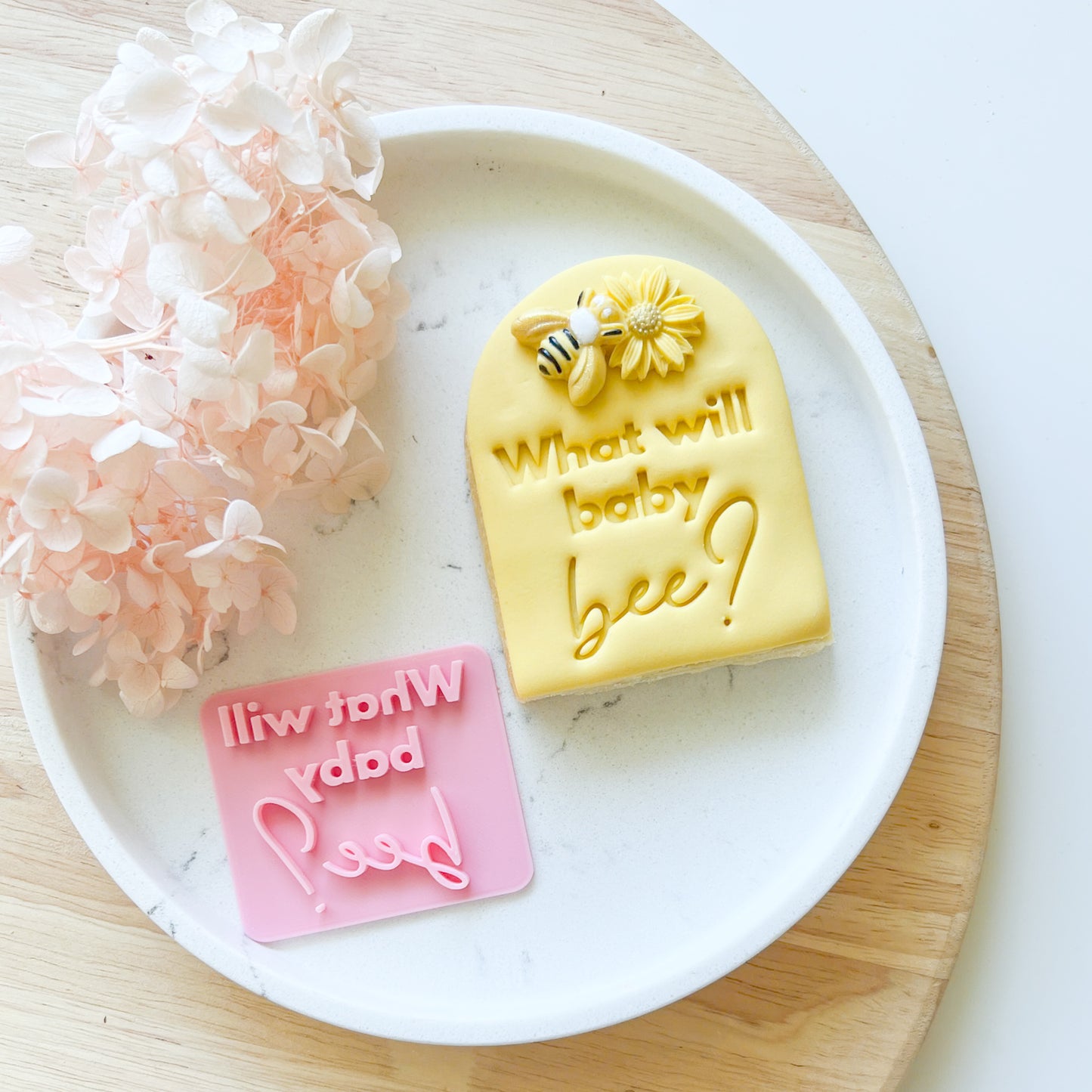 What Will Baby Bee? #2 - Fondant Stamp