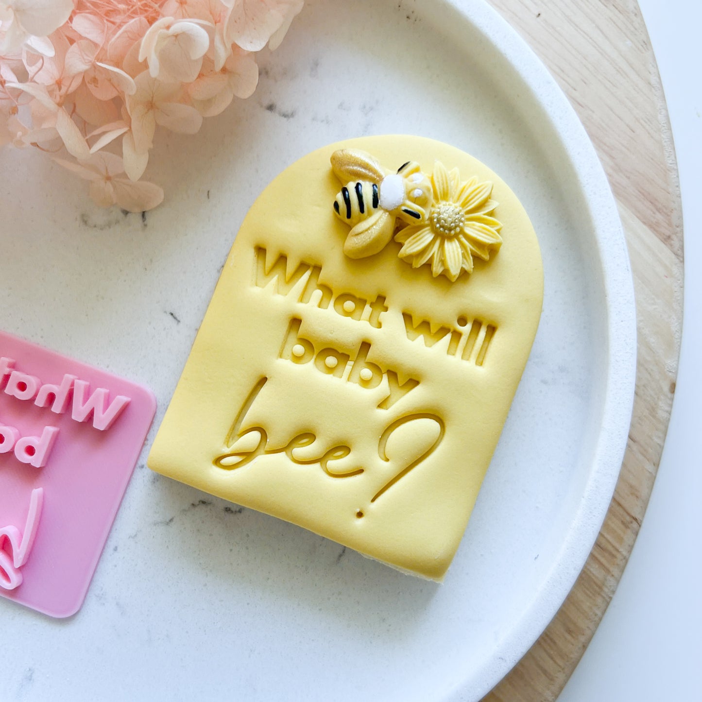 What Will Baby Bee? #2 - Fondant Stamp