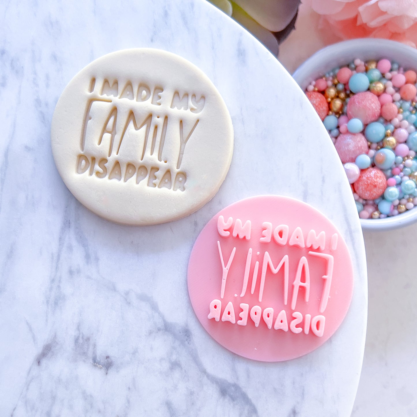 I made my family disappear - Fondant Stamp