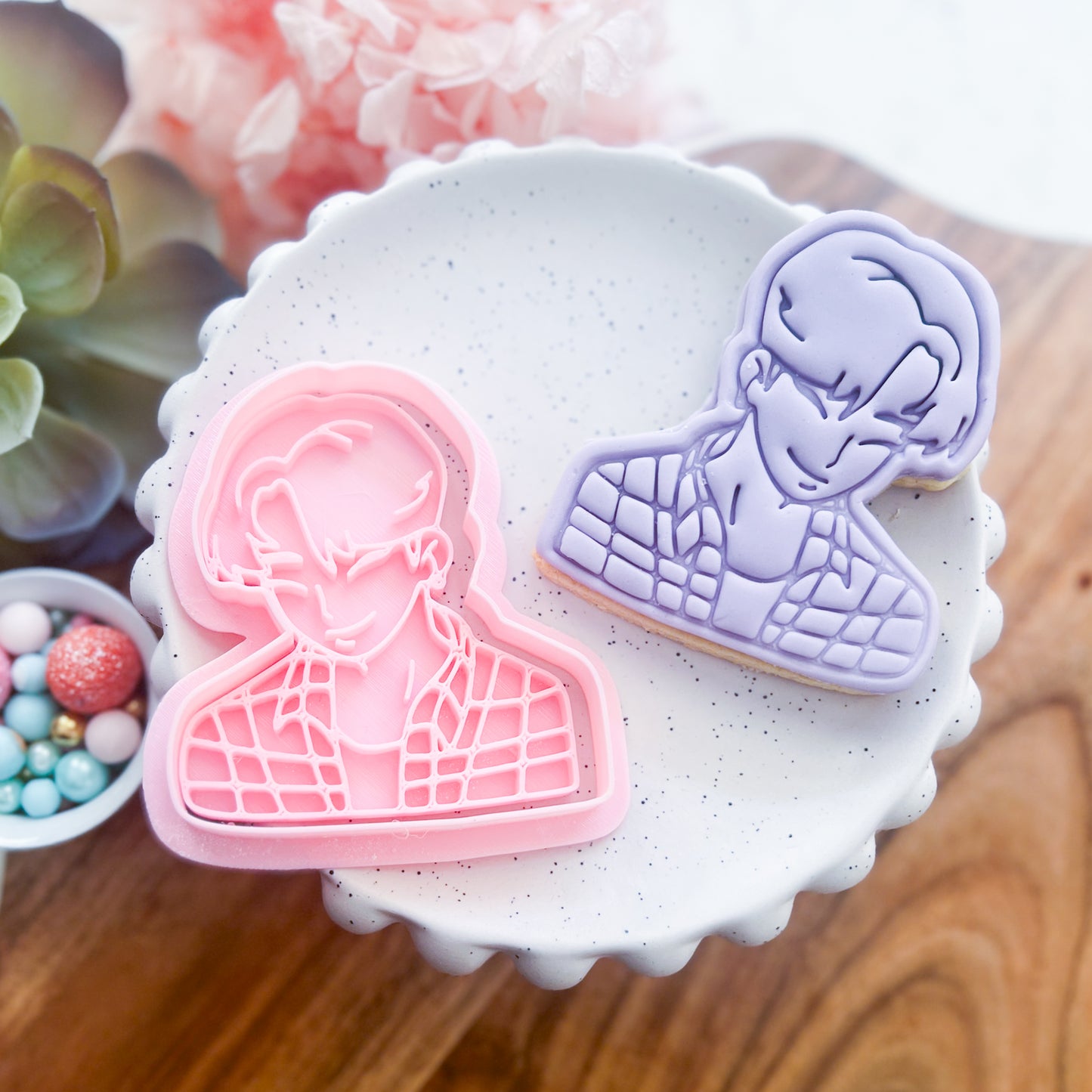"Jinu" Cookie Cutter & Stamp