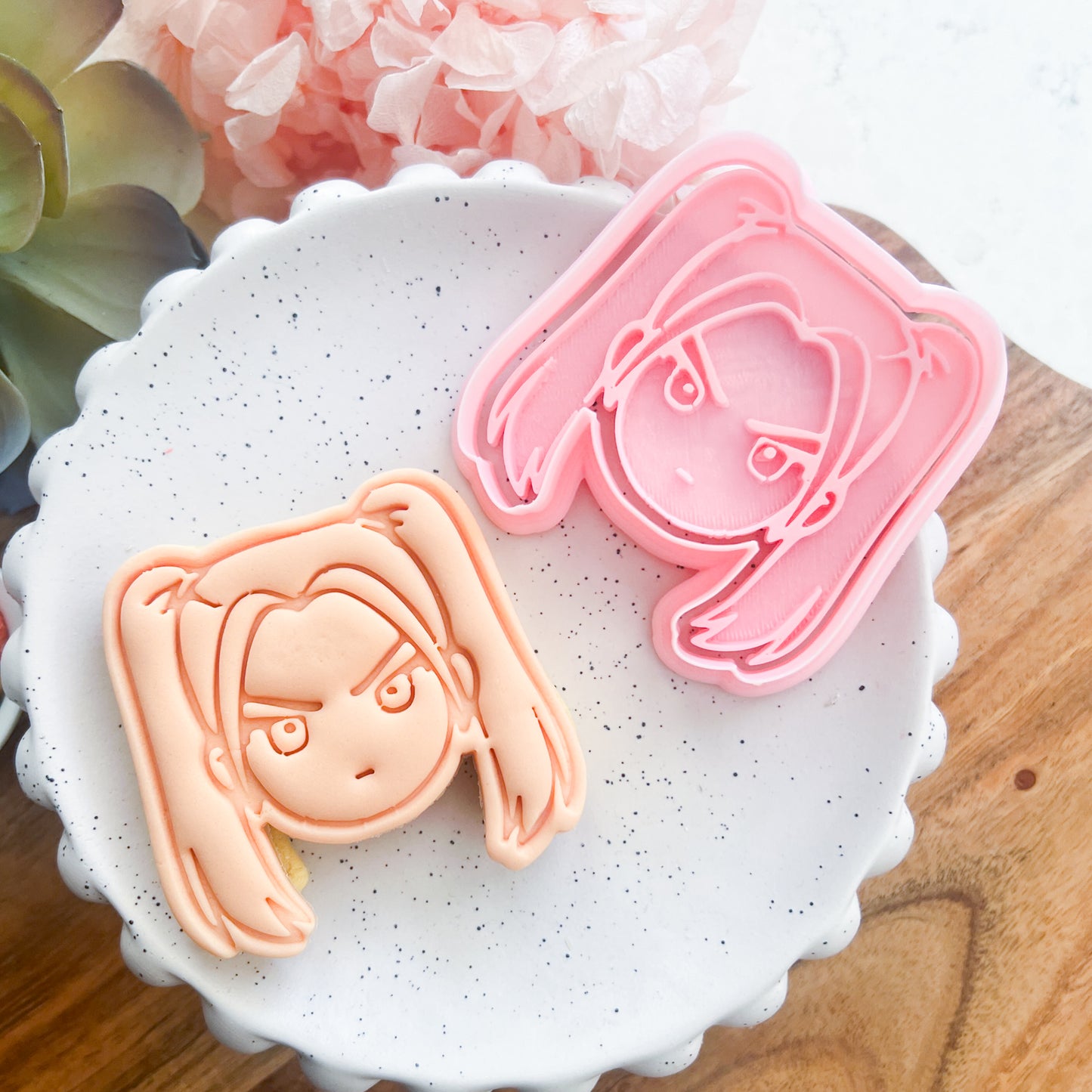 "Mira" Cookie Cutter & Stamp