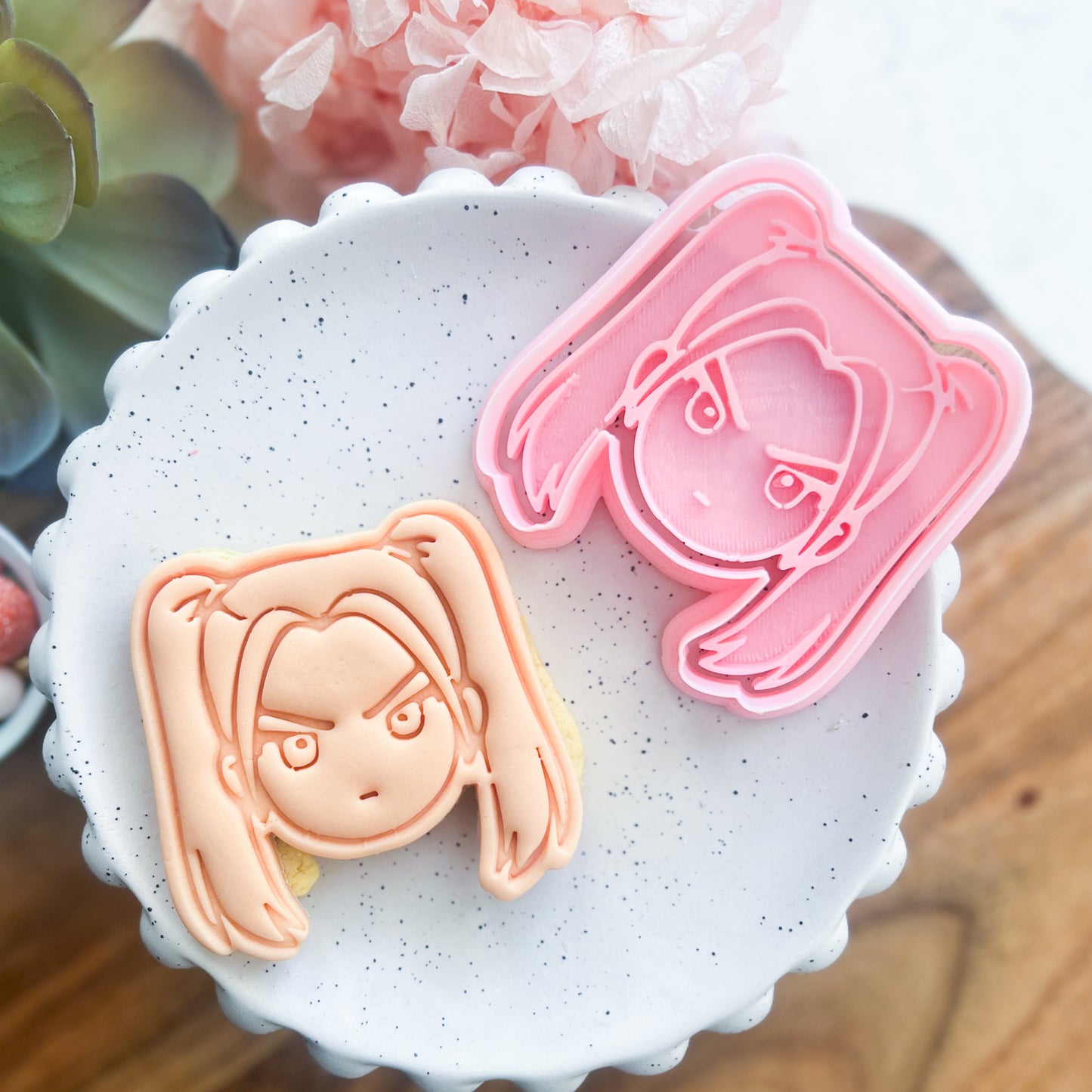 "Mira" Cookie Cutter & Stamp