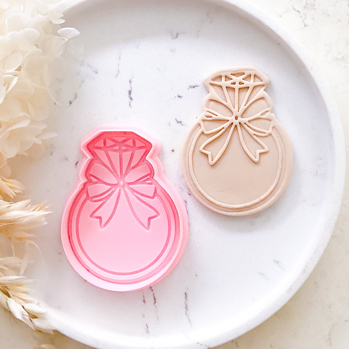 "Ring with Bow" - Cookie Cutter & Stamp