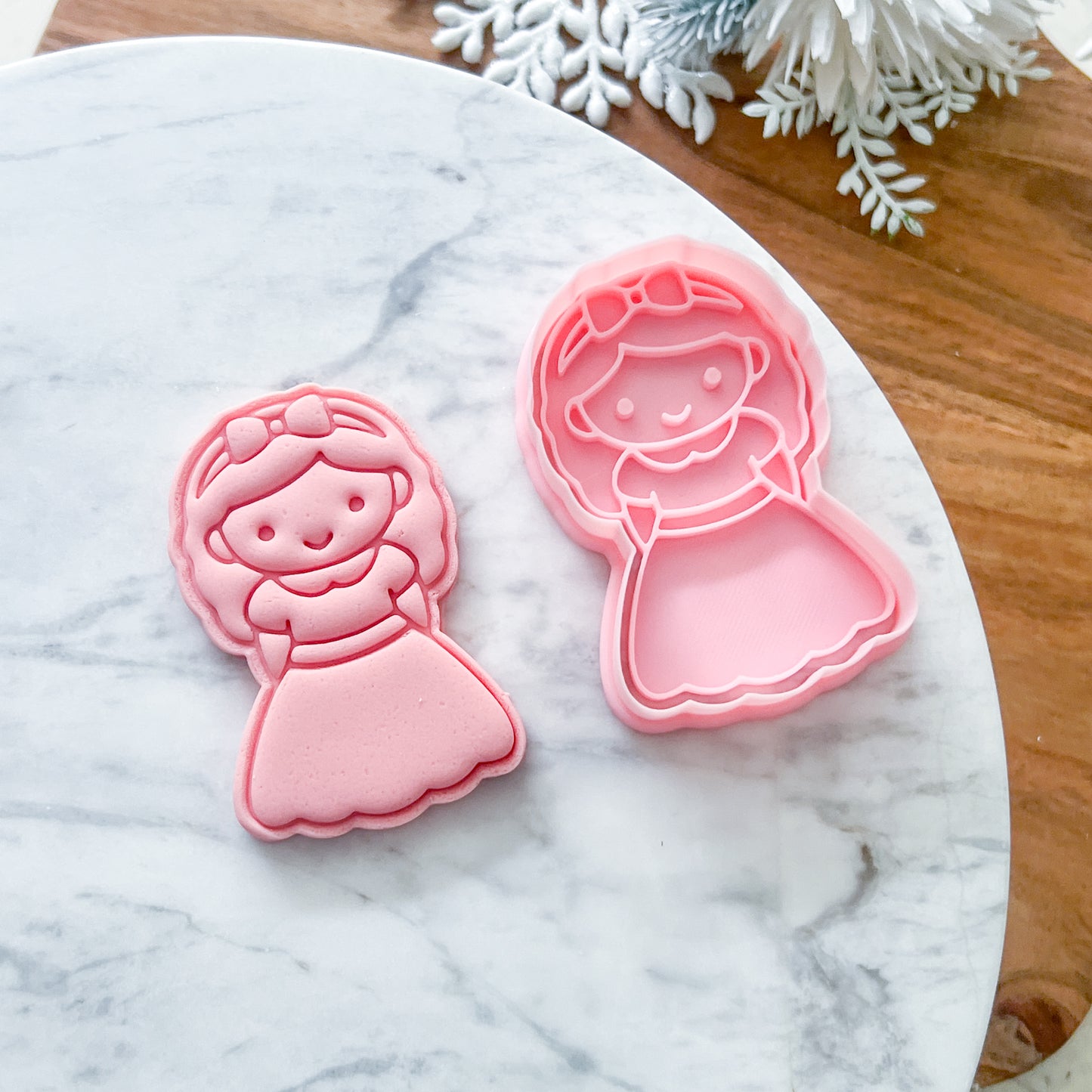 "Clara" Cookie Cutter & Stamp (4pc)