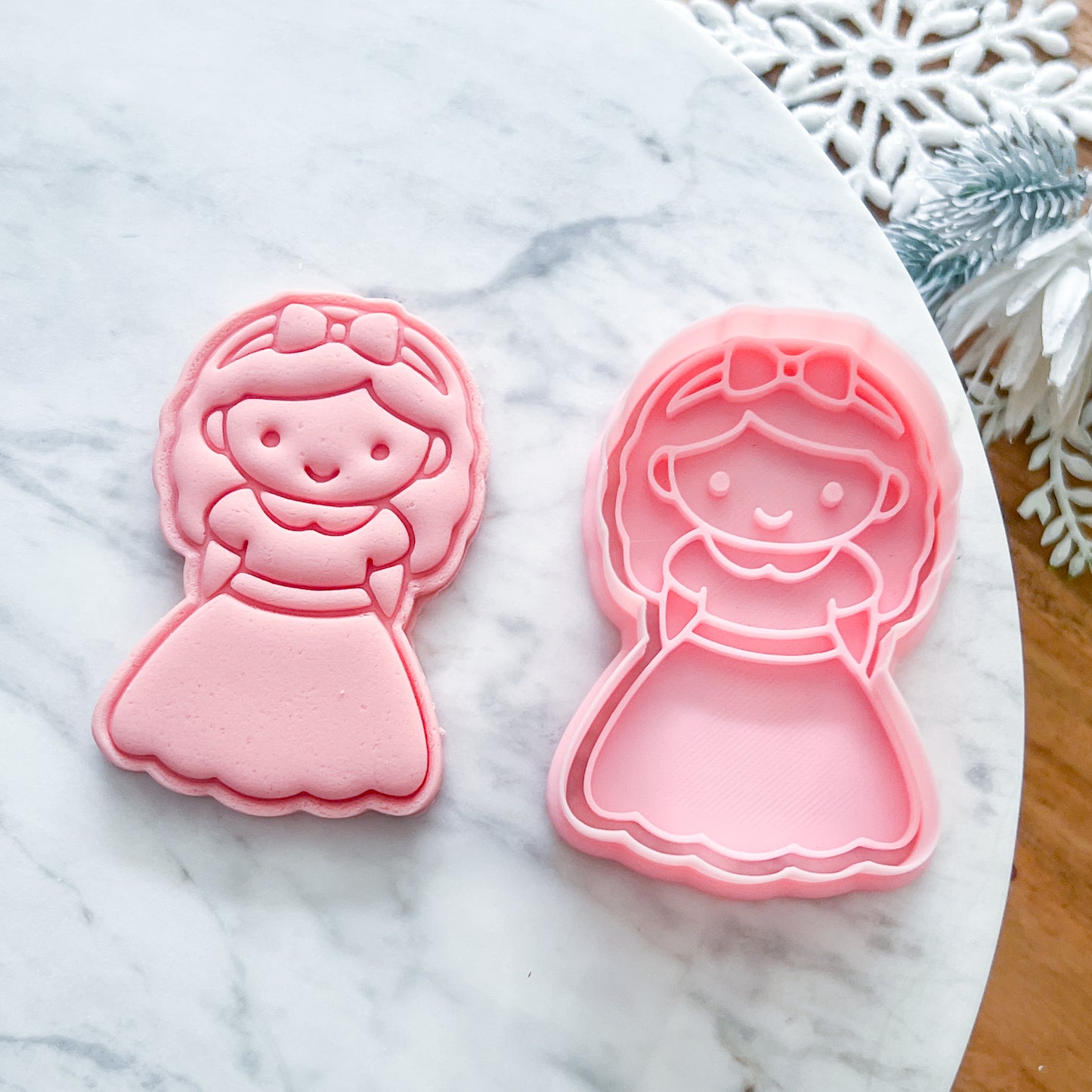 "Clara" Cookie Cutter & Stamp (4pc)