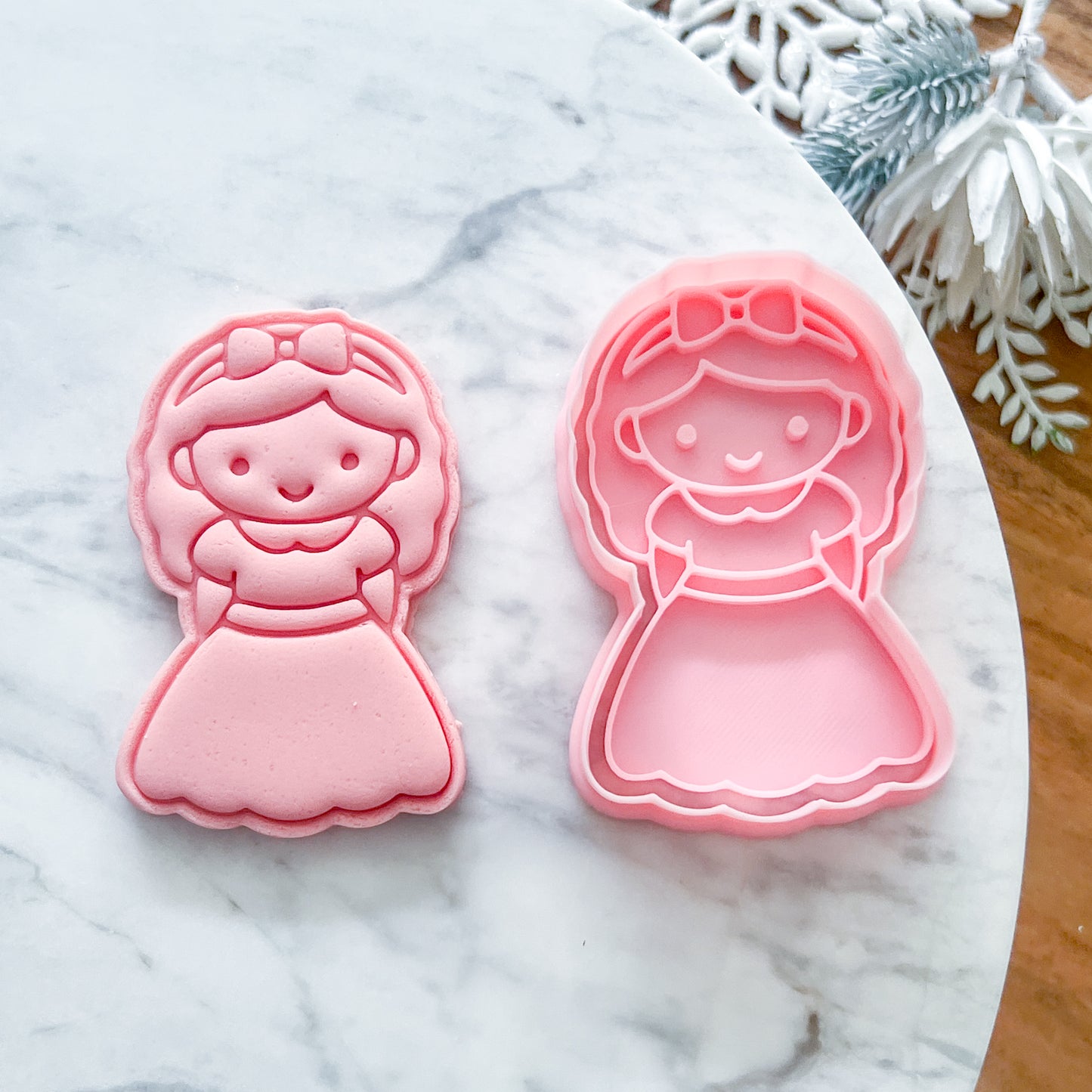 "Clara" Cookie Cutter & Stamp (4pc)