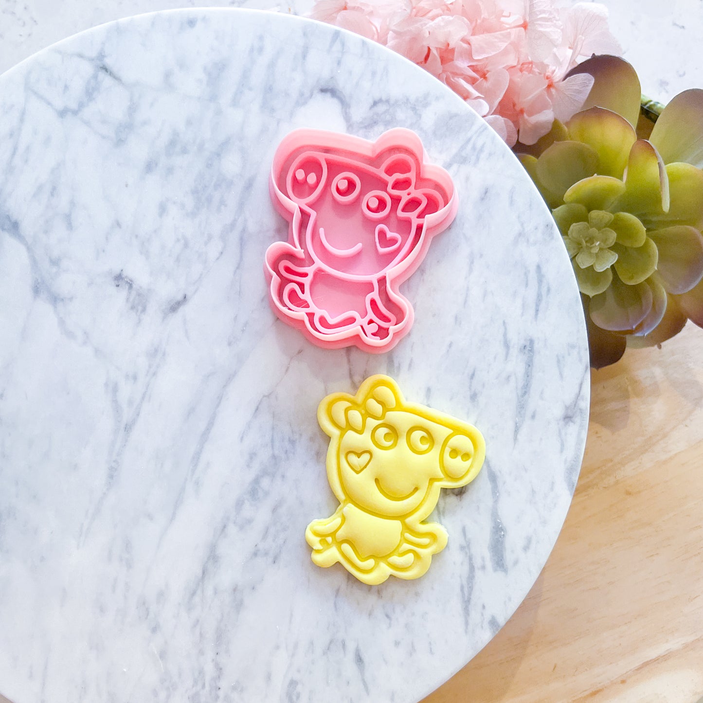 "Evie" Cookie Cutter & Stamp