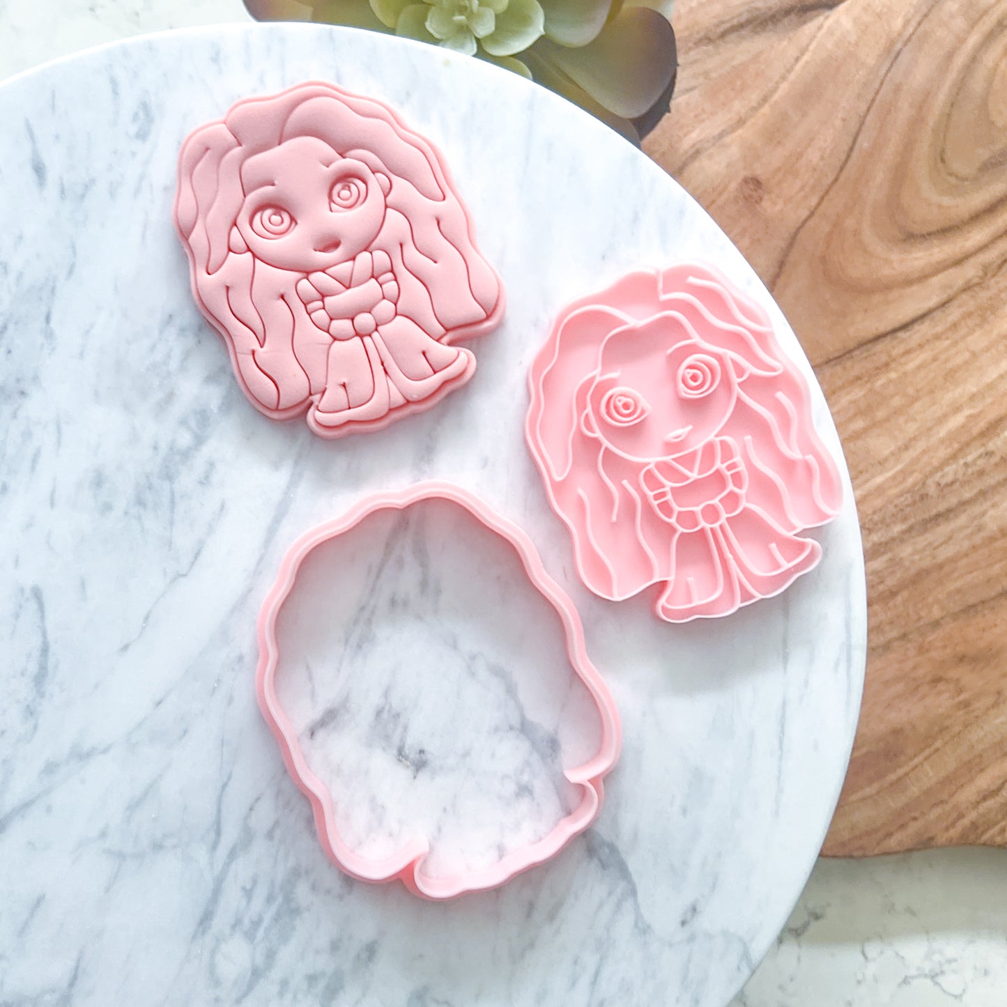 "Merida" Cookie Cutter & Stamp