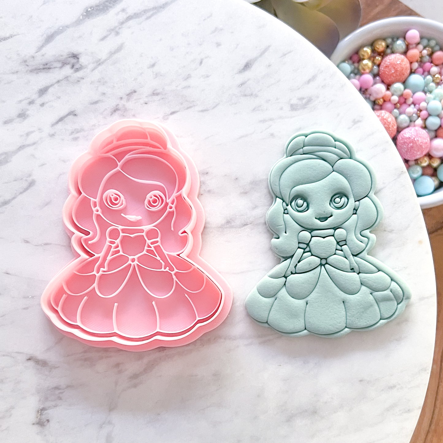 "Belle" Cookie Cutter & Stamp