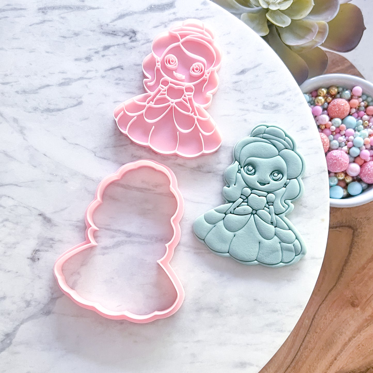 "Belle" Cookie Cutter & Stamp