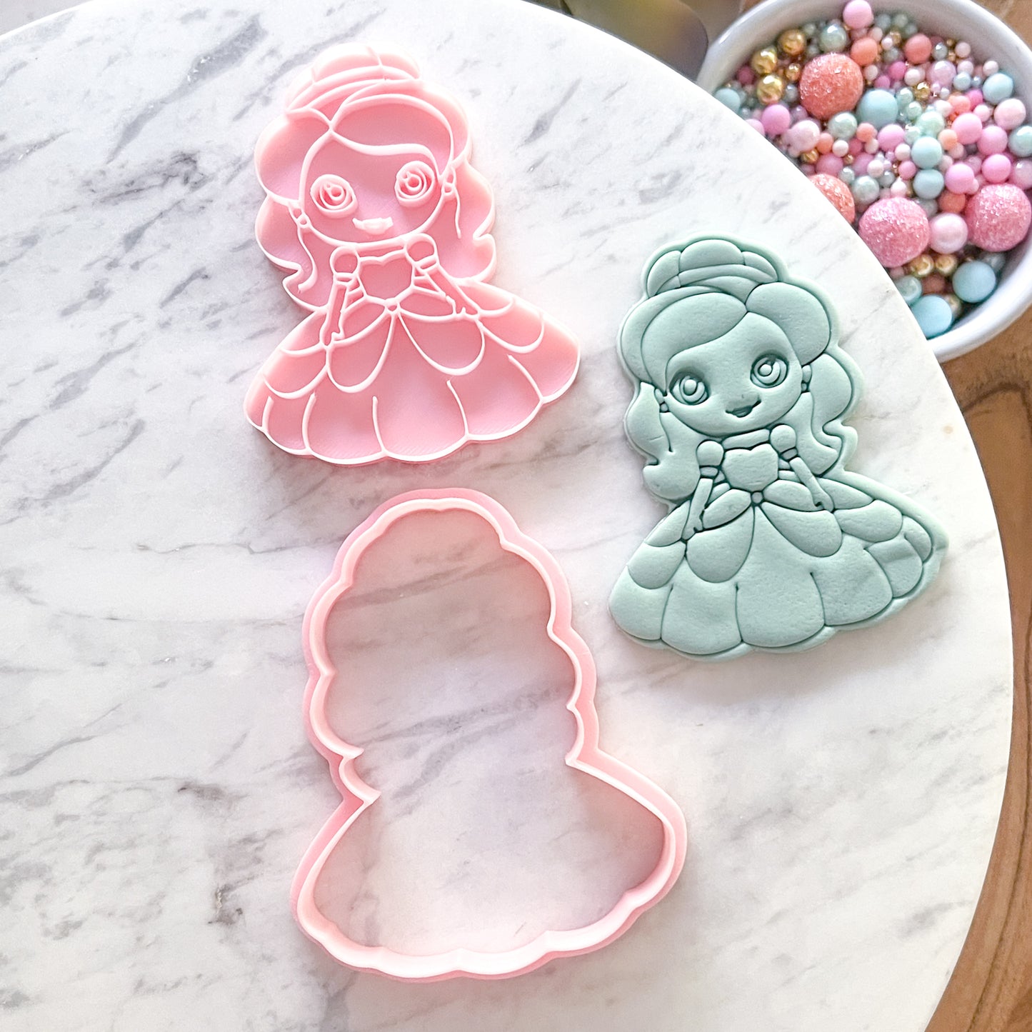 "Belle" Cookie Cutter & Stamp