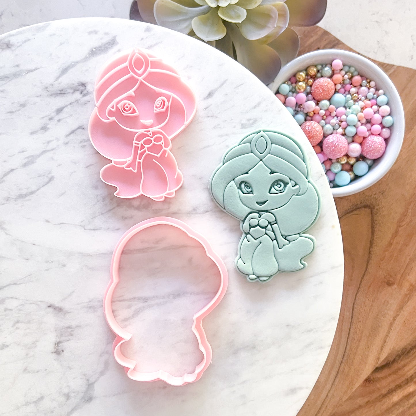 "Jasmine" Cookie Cutter & Stamp