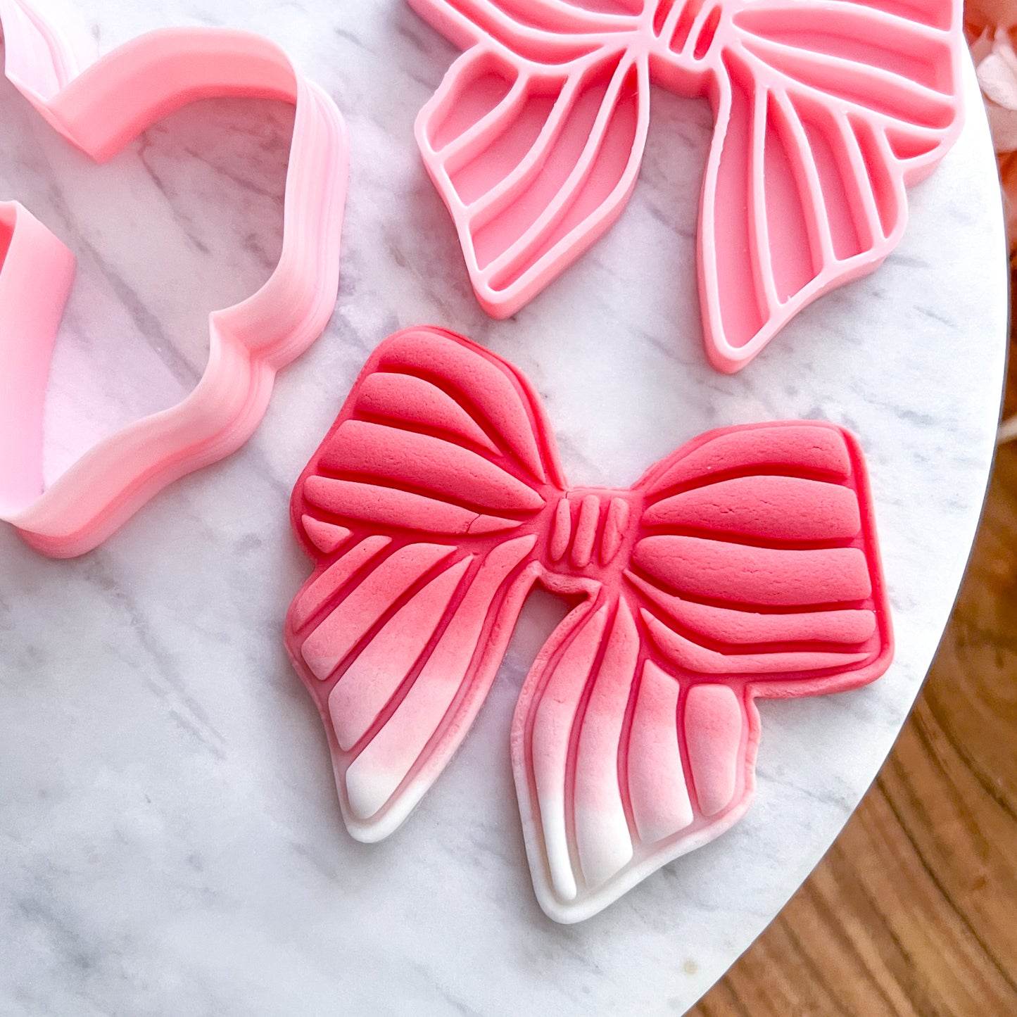 "Striped Bow" - Cookie Cutter & Stamp