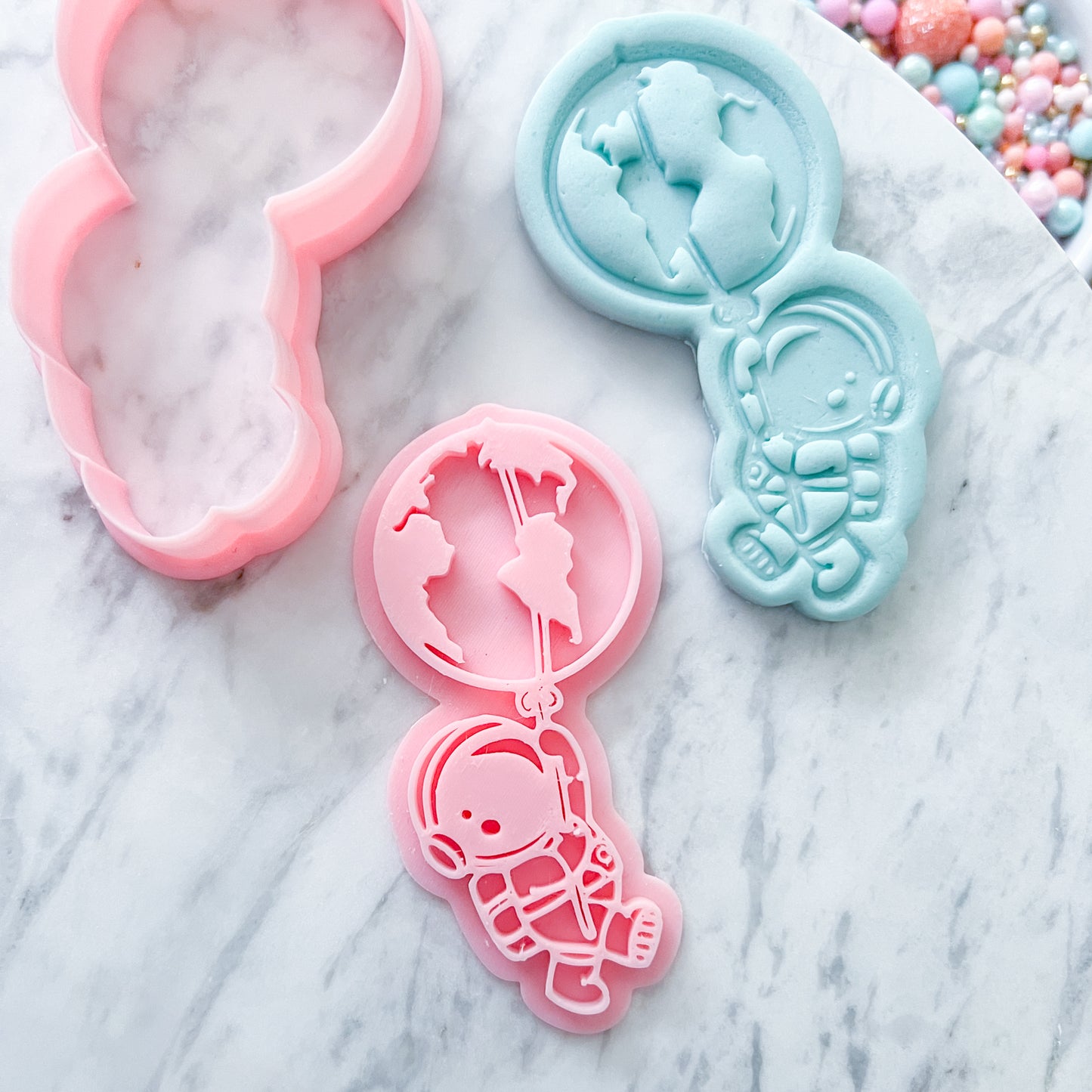 "Astronaut with Earth Balloon" - Cookie Cutter & Stamp