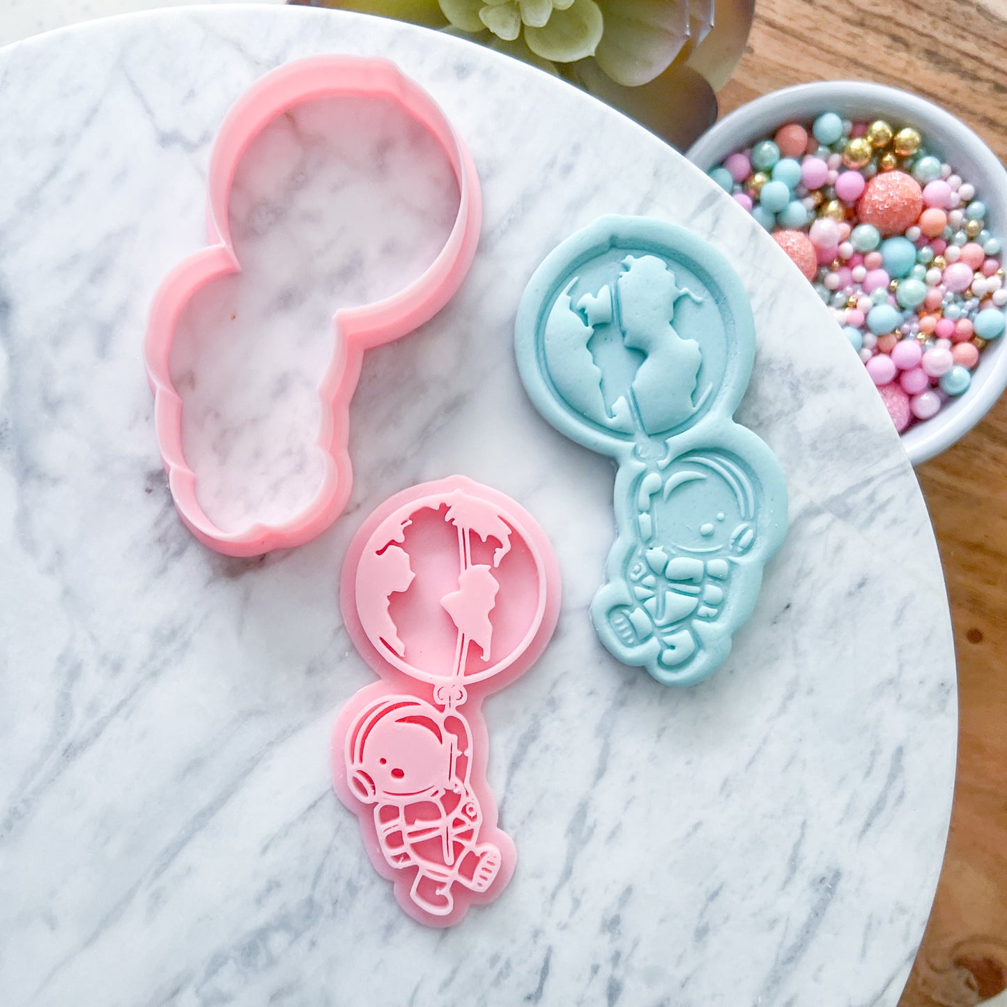 "Astronaut with Earth Balloon" - Cookie Cutter & Stamp