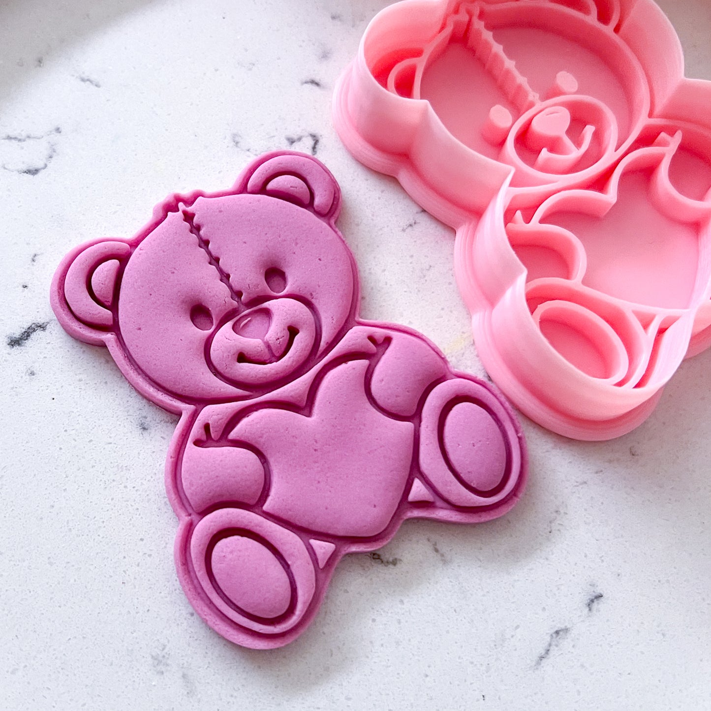 "Teddy Cuddling Heart”- Cookie Cutter & Stamp