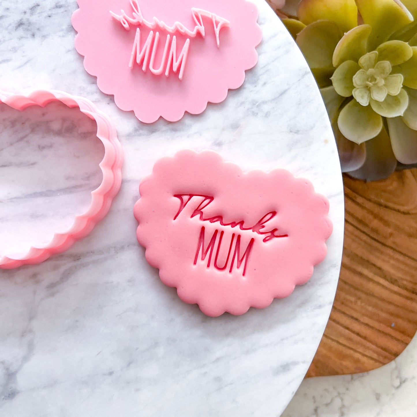 "Thanks Mum" - Cookie Cutter & Stamp