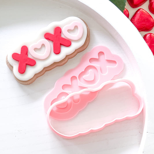 "XOXO" - Cookie Cutter & Stamp
