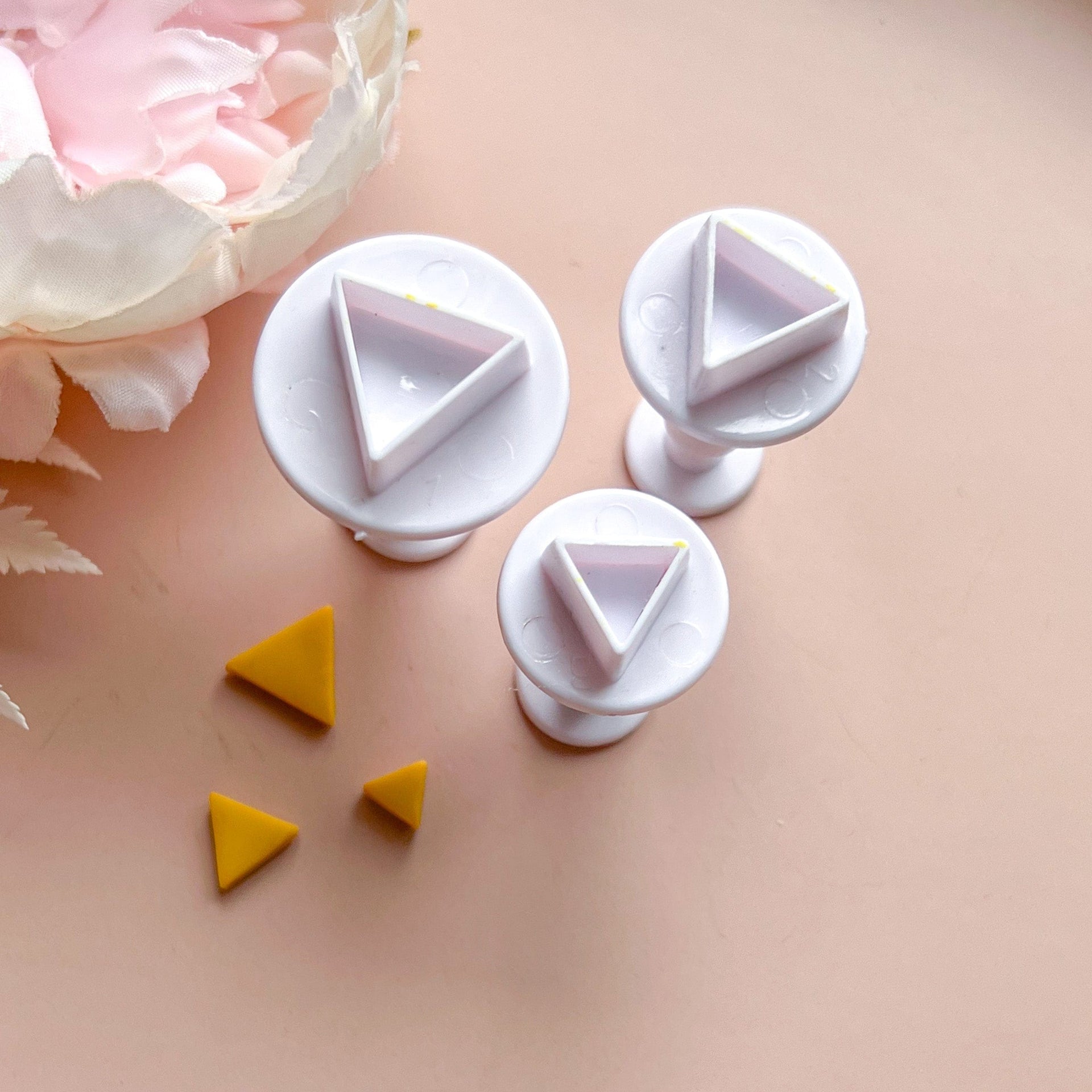 kitandco.com.au Cutter Triangle Push Cutter Set (3 pcs)