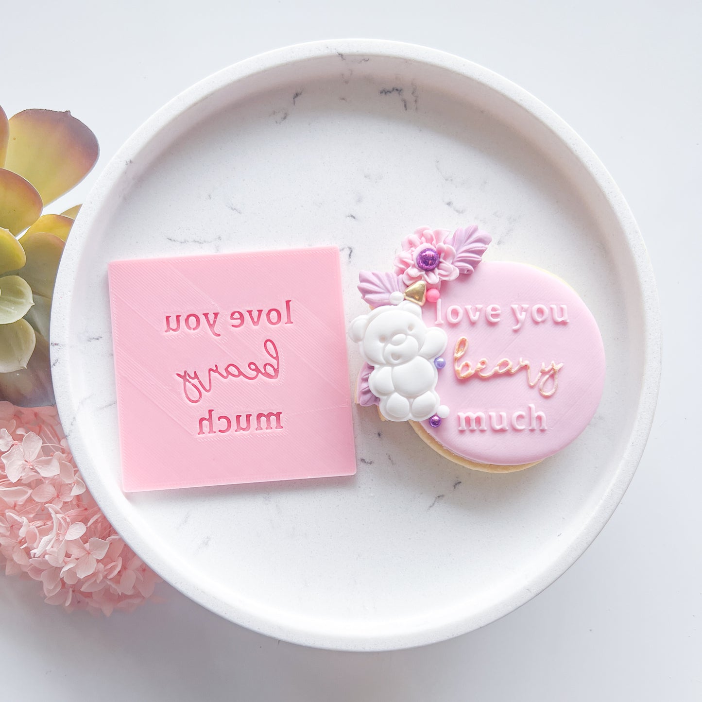 "Love you beary much" - Fondant Stamp