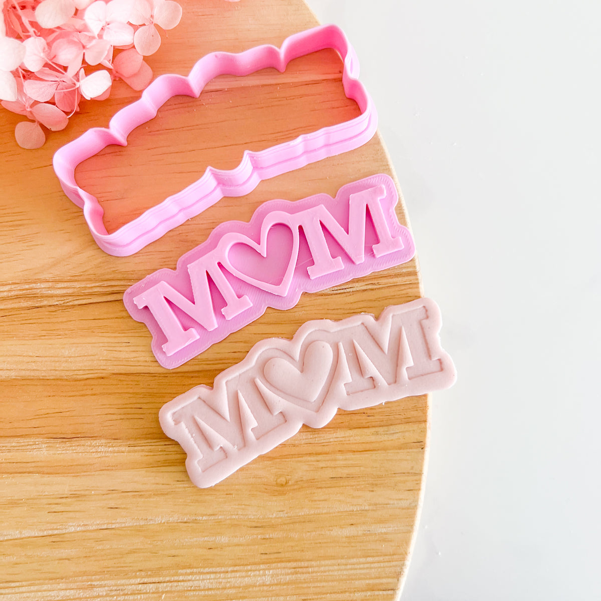Mumb Cutter Mum Text With Heart