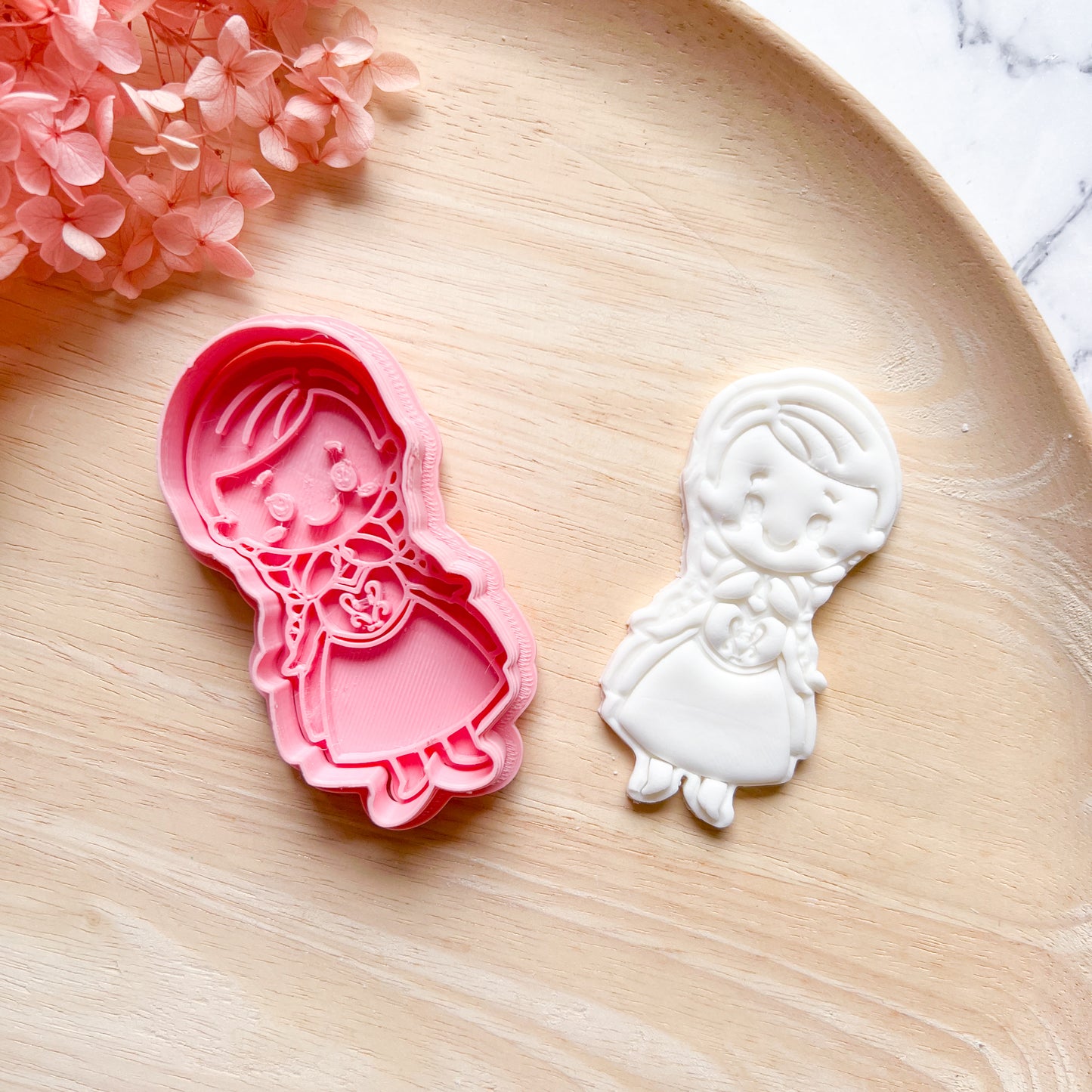 "Anna" Cookie Cutter & Stamp