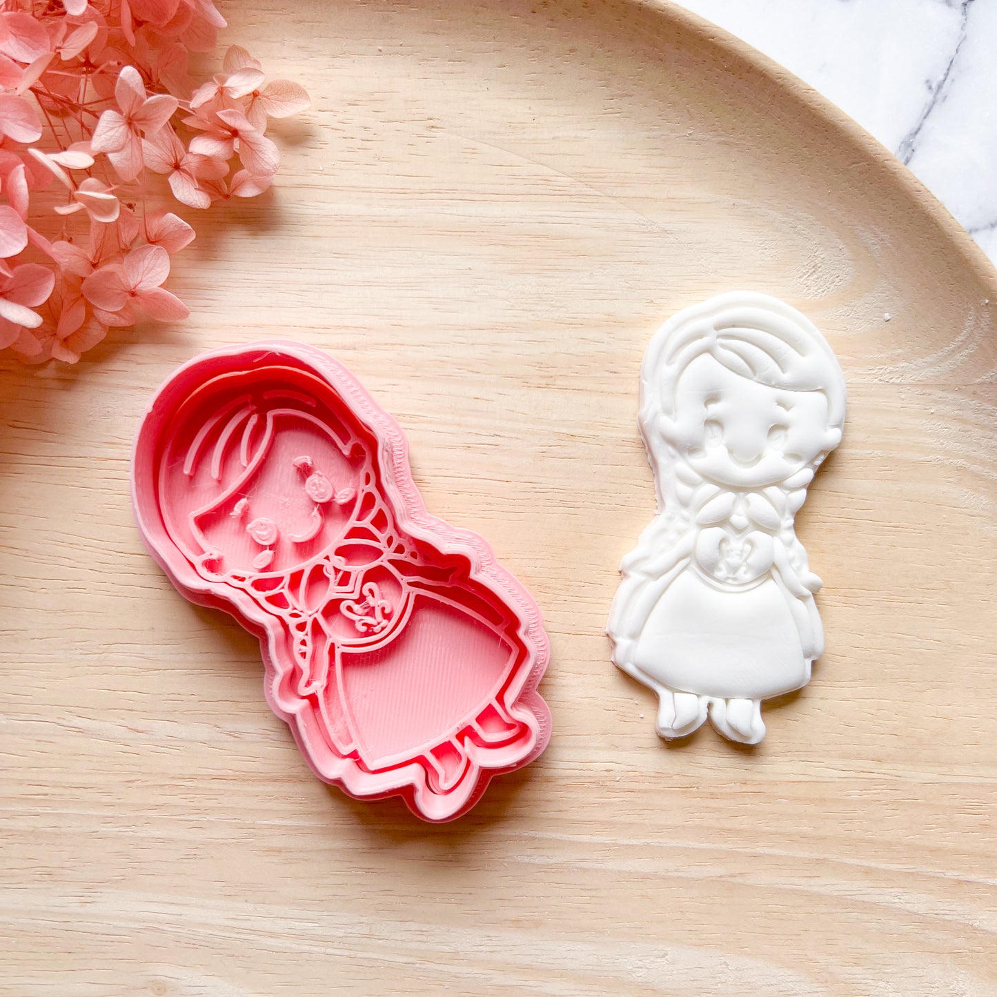 "Anna" Cookie Cutter & Stamp